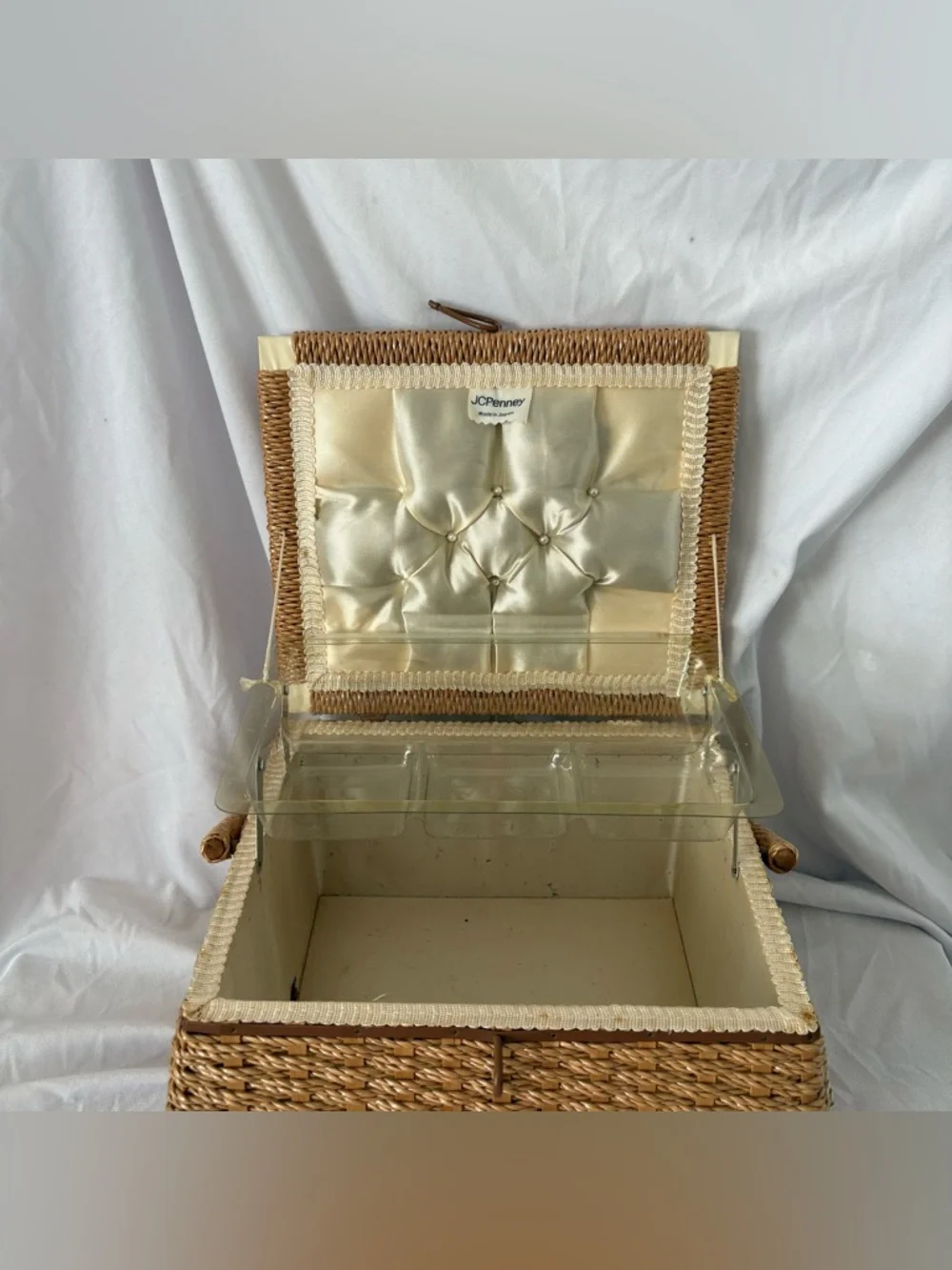 Vintage 70s wicker embroidered floral sewing basket container box home decor